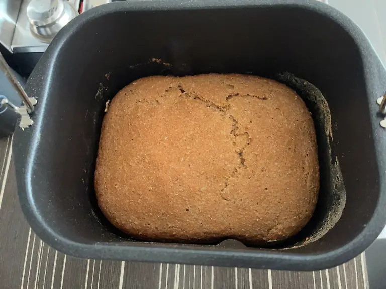 Fertiges Brot im Tefal